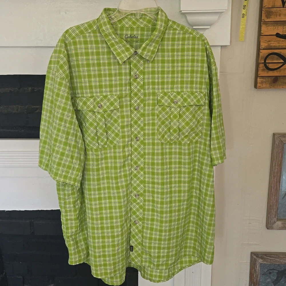 Cabela's plaid short sleeve shirt - Picture 1 of 10